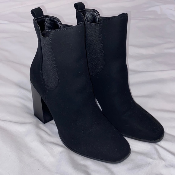 SHEIN Shoes - Black block heel booties